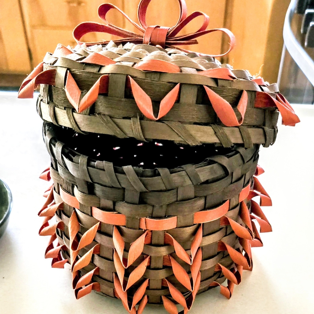 Northeast Woodlands Indian Handcrafted Basket